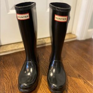 Kids Hunter Boots in great condition. Worn a few times. US size boys 2/girls 3.